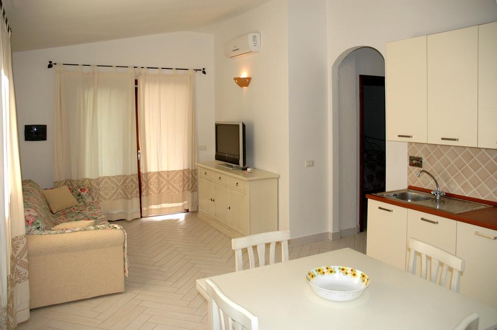 Holiday Homes Stella Marina Сан Теодоро Стая снимка