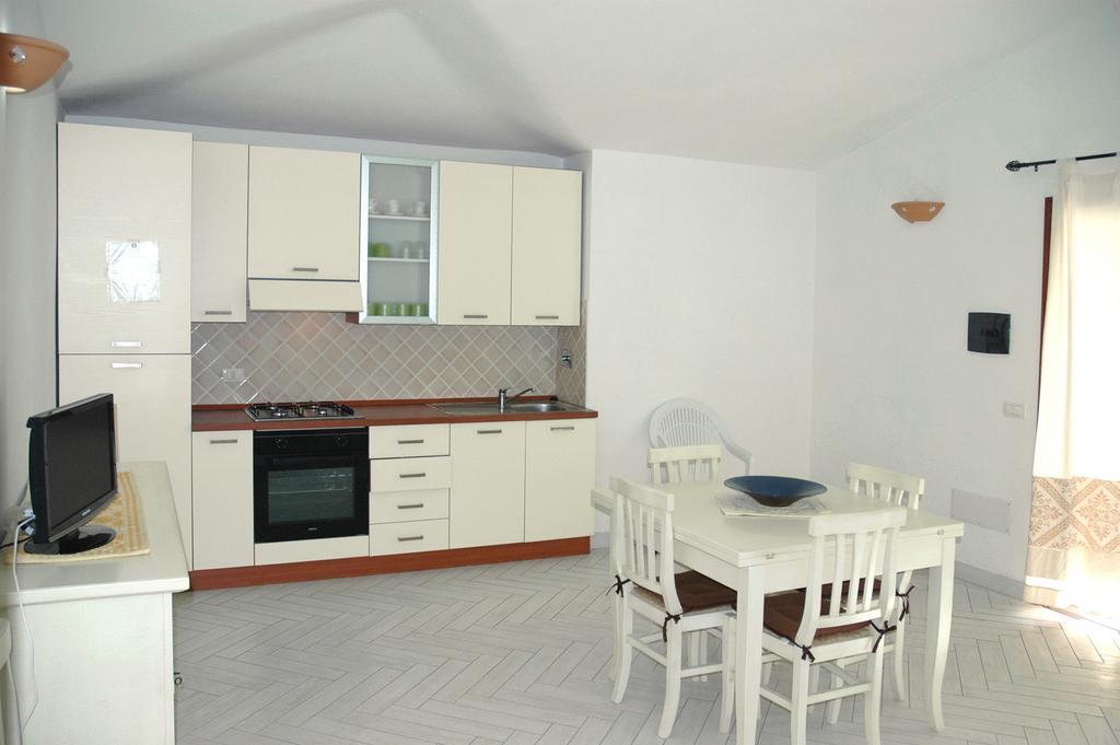 Holiday Homes Stella Marina Сан Теодоро Стая снимка