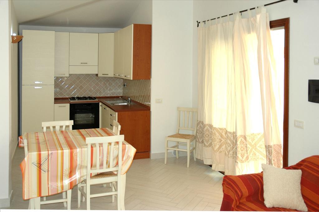 Holiday Homes Stella Marina Сан Теодоро Стая снимка